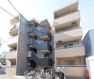 ラジール伊島【1階】の外観