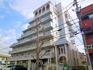 アドラブールの画像