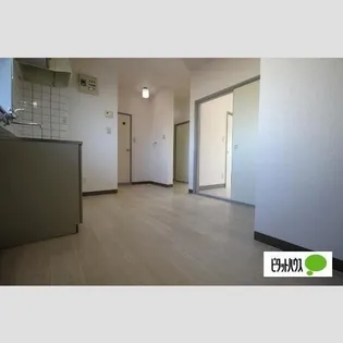 ブラッサムヒルズ【1階】の居間