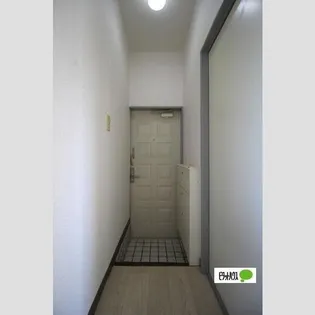 ブラッサムヒルズ【1階】の玄関