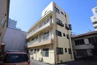 青山ハイツ【1階】の外観