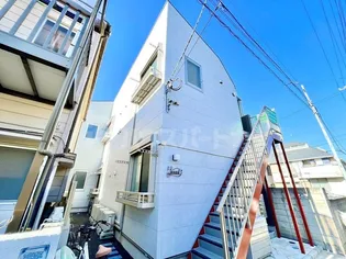 RUSH【2階】の外観