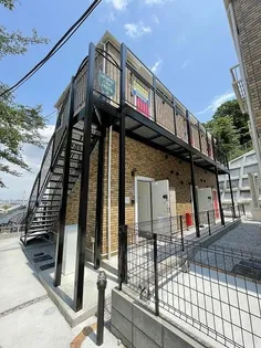 ハーミットクラブハウス大倉山の上【2階】の外観