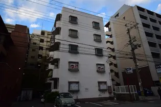 第一山本マンション【4階】の外観