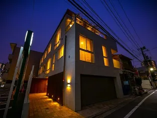 東京都新宿区市谷薬王寺町【マンション】の外観