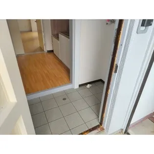 リトルシャトー (S)【2階】の玄関