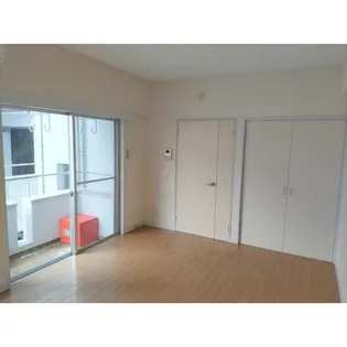 リトルシャトー (S)【2階】の居間