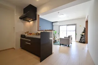 フォレストコートS【1階】の居間