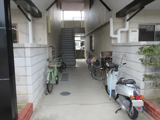 イーストハイツ【1階】の地図