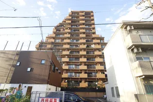 ライオンズマンション名城公園【1階】の外観