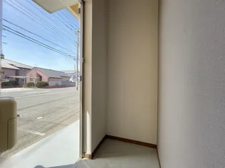 シャレル下蓮K【1階】の玄関