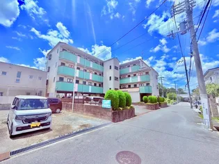 シャングリ・ラ【3階】の外観