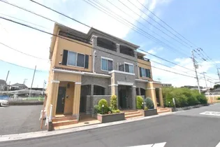 カーサ デ ファミリオV【2階】の外観