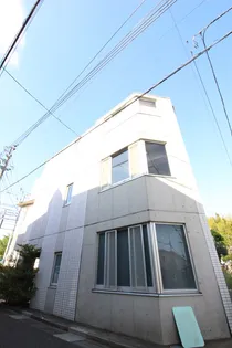 WHITE138【1階】の外観