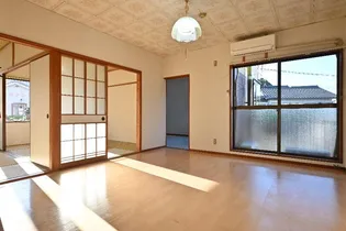 サンハイツ(宮里町)【1階】の居間