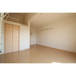 フェリスアビタI【2階】の居間