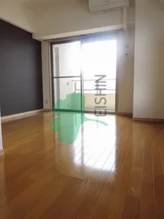 QREST博多東1【8階】の居間