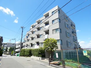 ケーディーエックスレジデンス宮前平【1階】の外観