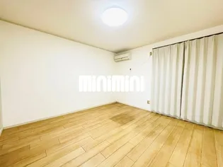 ウィステリア【2階】の居間