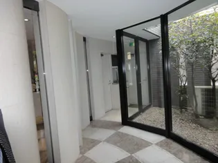 東京都世田谷区深沢6【マンション】の外観