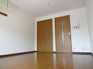 シャンヴィルI番館【2階】の内装