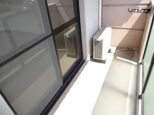 シャンヴィルI番館【2階】の内装