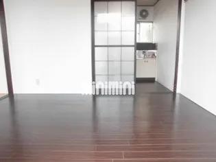 フォーブルあおやま【1階】の居間