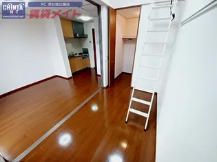 エスプワール城之内【2階】の内装