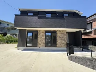 神奈川県横浜市磯子区岡村5【一戸建】の外観