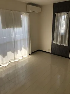 アッシュヒルズII【2階】の居間