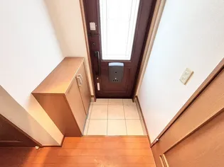 tresor B棟【2階】の玄関