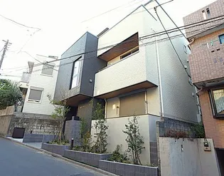 プラムメゾン【2階】の外観