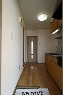 ナウ・ビラージュ【1階】の玄関