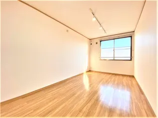 Y’sAP厨川の内装