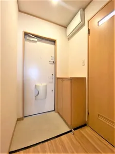 Y’sAP厨川の玄関