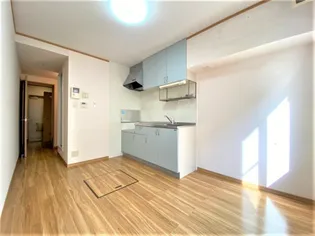 Y’sAP厨川の居間