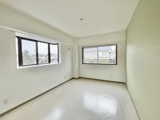 センチュリー21 別館【2階】の内装