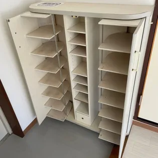 センチュリー21 別館【2階】の地図