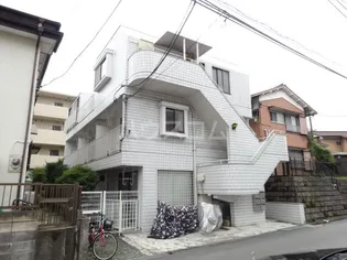 ホワイトレジデンス鷺沼【2階】の外観