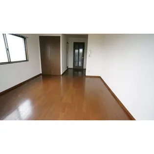 エール白須賀【2階】の居間