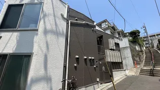 セブンス新宿 1末退 ネットフリー 宅配BOX 礼敷無 手無 店舗事務【1階】の外観