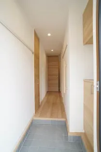 シャーメゾン愛子中央【1階】の玄関