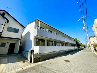 ラビットインタ-ナショナルハウス【1階】の外観