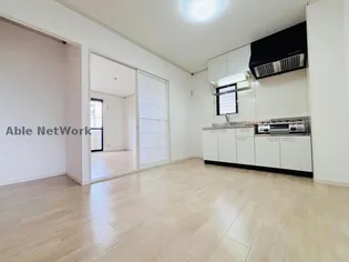 アーバンステージICHIKAWA A棟【1階】の居間