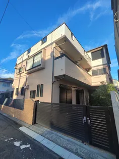 ハイツ上野【1階】の外観