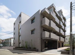 ルーブル三軒茶屋伍番館【1階】の外観