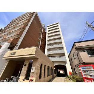 ローヤルハイツ南7条【6階】の外観