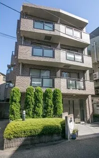 エムズ・フラッツ千駄ヶ谷【1階】の外観