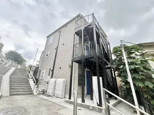 アズ-ル京急生麦【3階】の外観