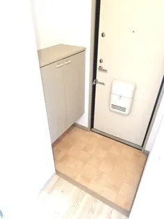 ガーデンコート B【2階】の玄関